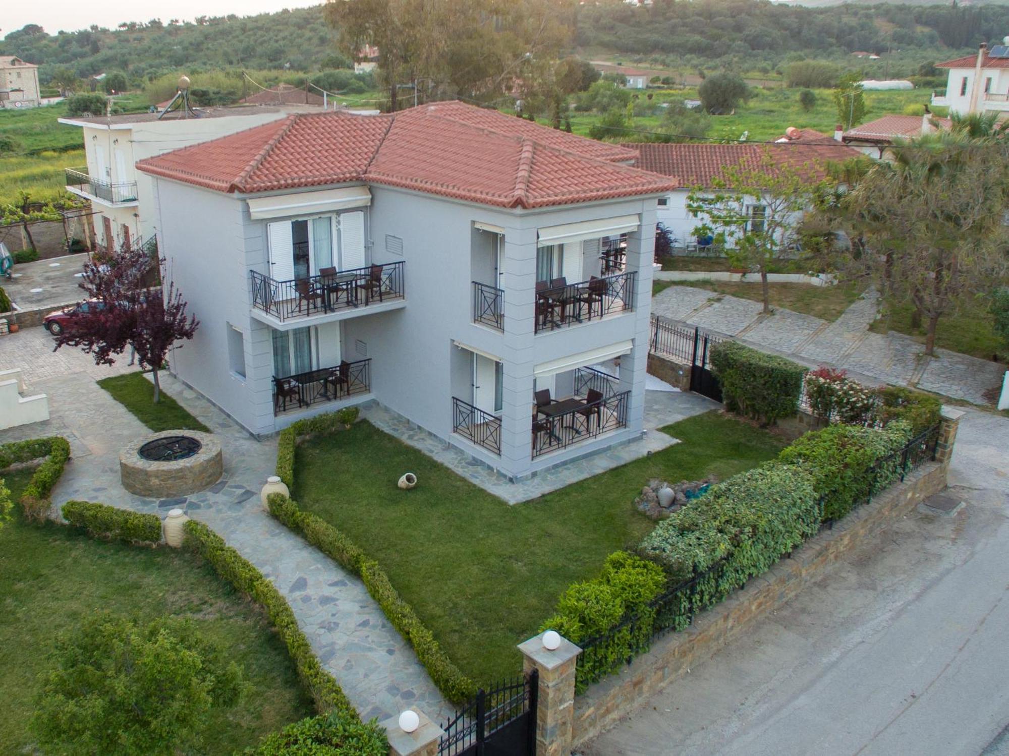 Enpy Aparthotel Finikounta Buitenkant foto
