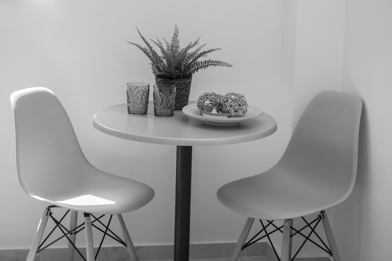 Enpy Aparthotel Finikounta Buitenkant foto