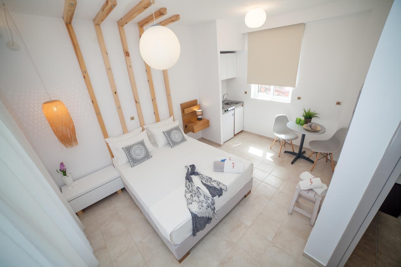 Enpy Aparthotel Finikounta Buitenkant foto