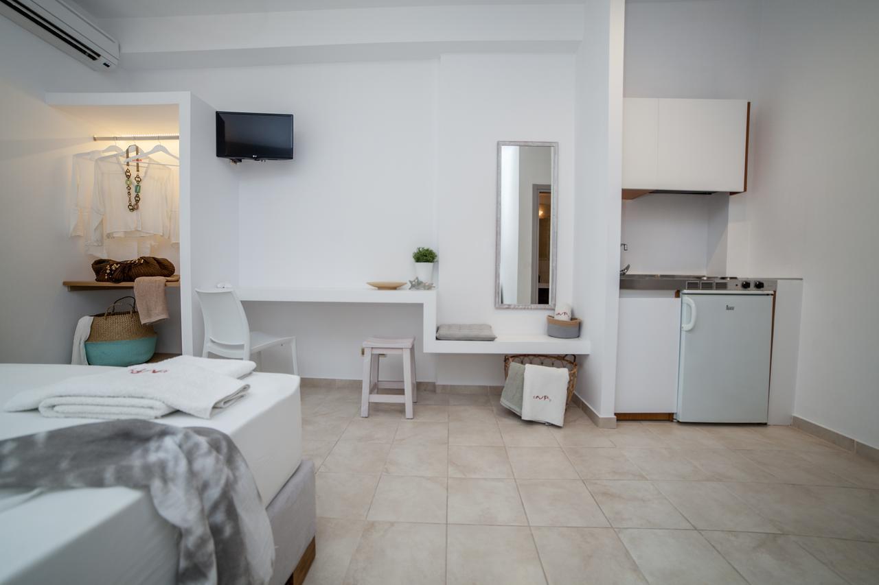 Enpy Aparthotel Finikounta Buitenkant foto